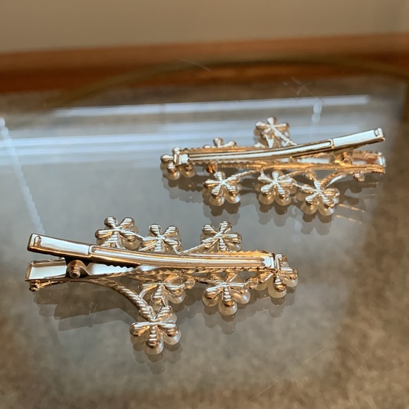 Gorgeous Flower Hair Clips - Picture 7 of 16